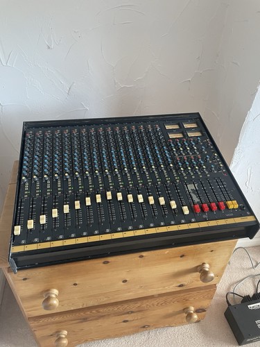 Soundcraft 200 series - 200,